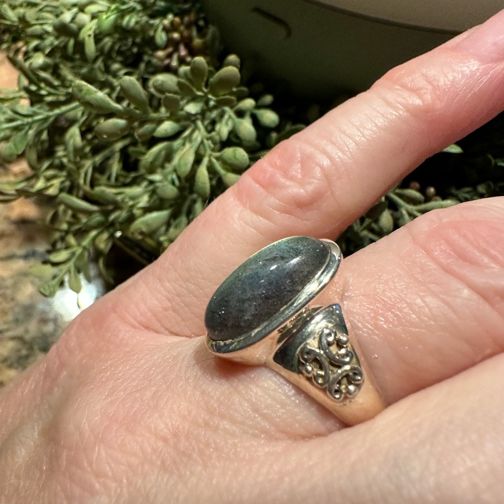 Labradorite ring - Picture 4 of 11